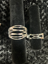 Load image into Gallery viewer, Cross-over Bracelet