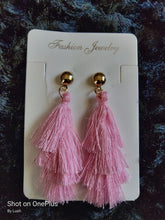 Load image into Gallery viewer, Short Tassel Earrings