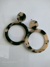 Load image into Gallery viewer, Circle Earrings