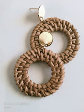 Load image into Gallery viewer, Rattan Hollow 